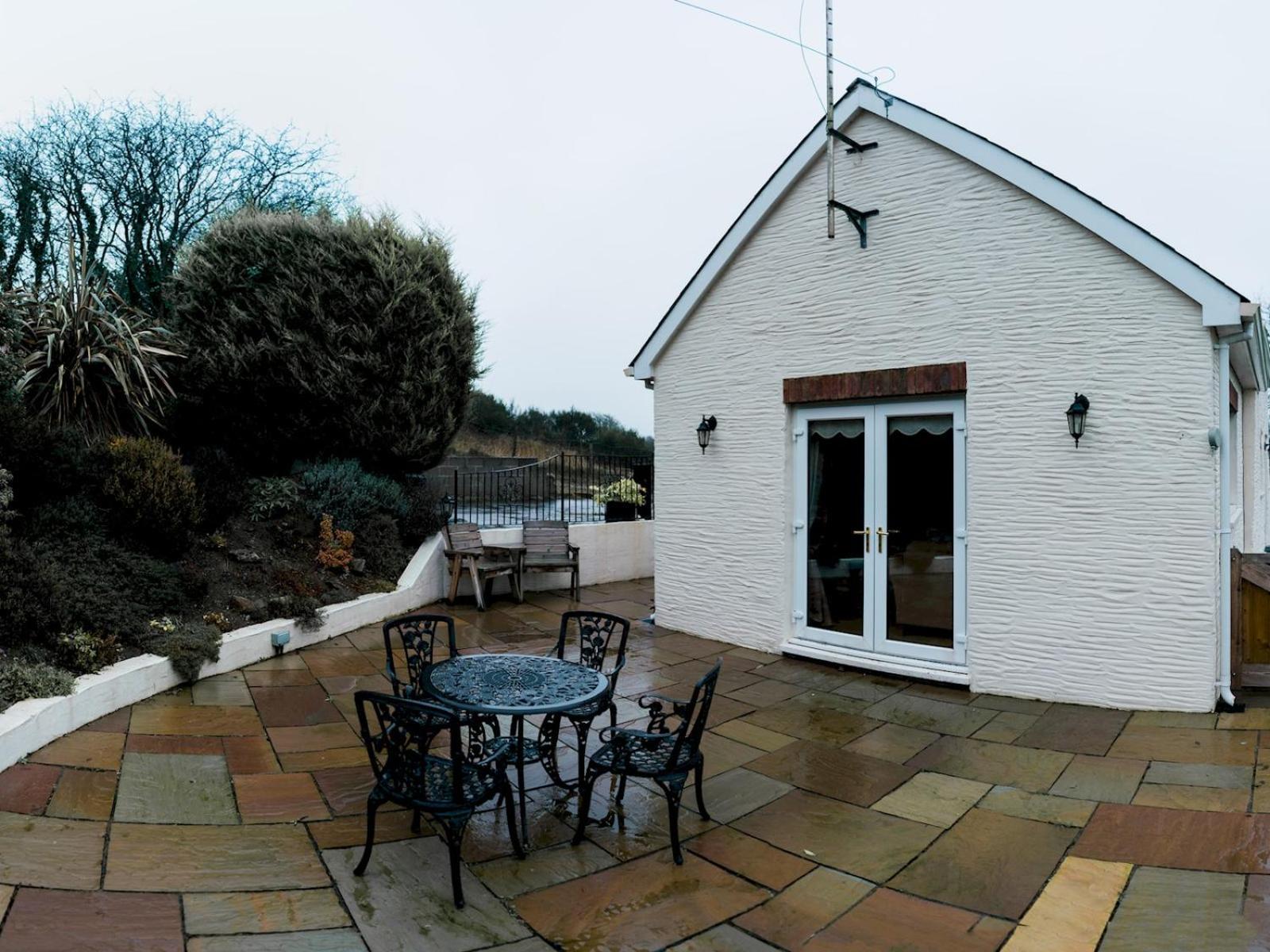 Pass The Keys Peaceful & Coastal 2 Bedroom Cottage Cardigan Buitenkant foto